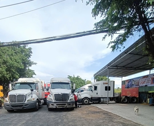 xe đầu kéo mỹ