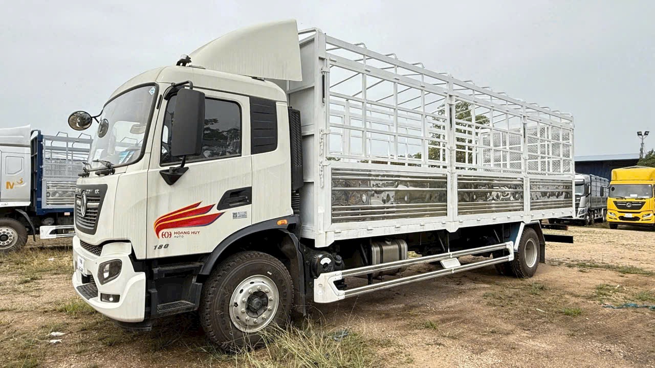 xe tải thùng dongfeng hoàng huy hcm