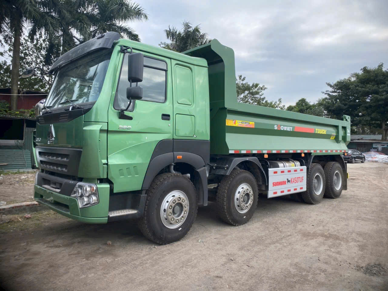 xe tải mua trả góp hcm
