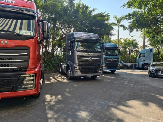 Xe Đầu Kéo HOWOMAX 440HP