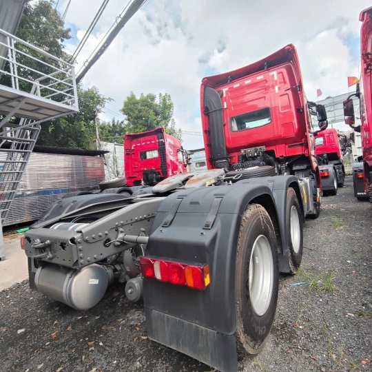 Xe Đầu Kéo HOWOMAX 440HP