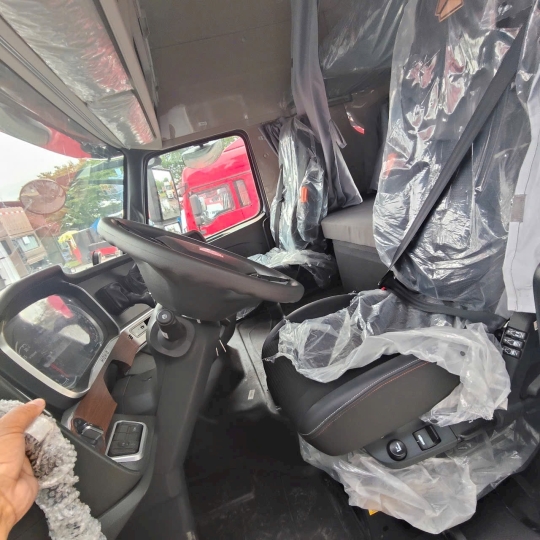 Xe Đầu Kéo HOWOMAX 440HP