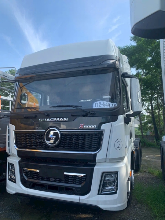 Xe Đầu Kéo Shacman HS300s