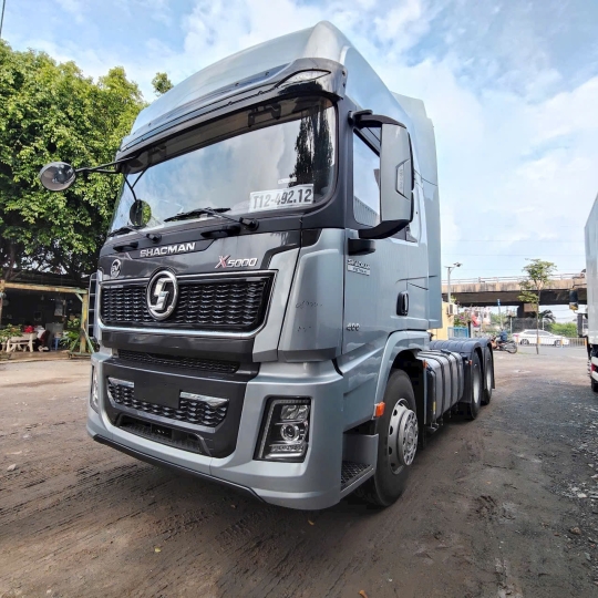 Xe Đầu Kéo Shacman HS300s