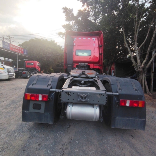Xe Đầu Kéo HOWO TH7