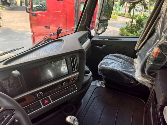 Xe Đầu Kéo HOWO TH7