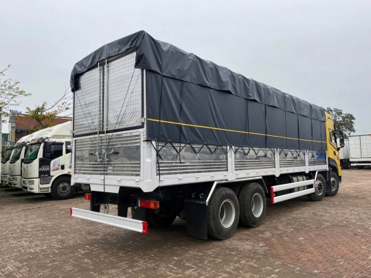 Xe Tải B180 Thùng Dài 8.2m Tải Trọng 9.100kg