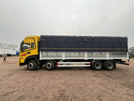Xe Tải B180 Thùng Dài 8.2m Tải Trọng 9.100kg