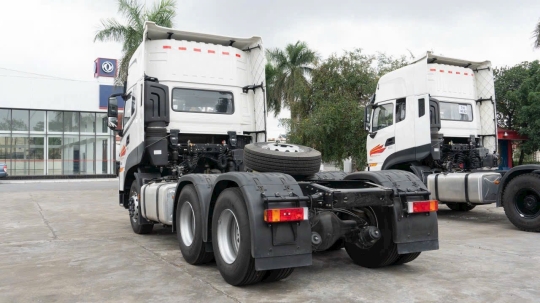 Đầu kéo Dongfeng KL420 