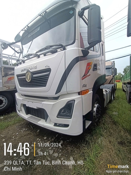 Đầu kéo Dongfeng KL420 