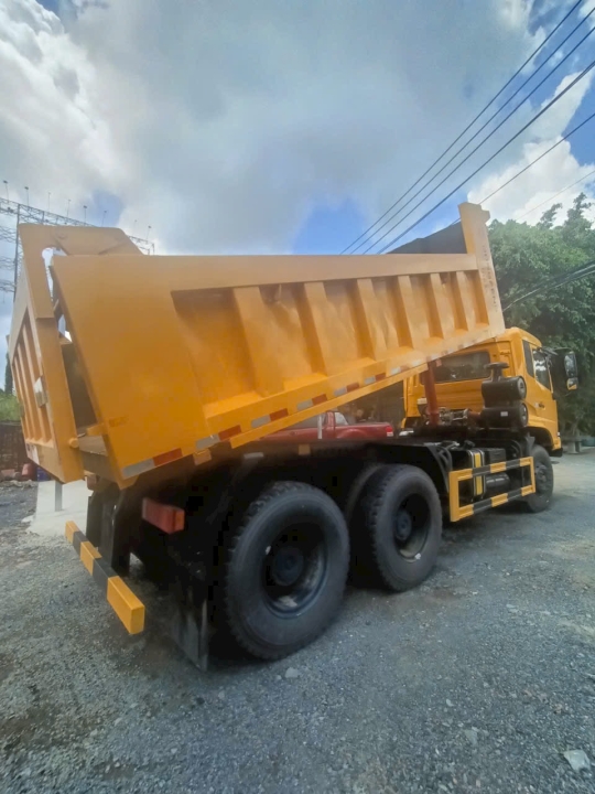 Xe Tải Dongfeng động cơ YUCHAI 