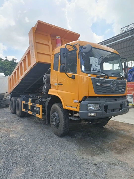 Xe Tải Dongfeng động cơ YUCHAI 