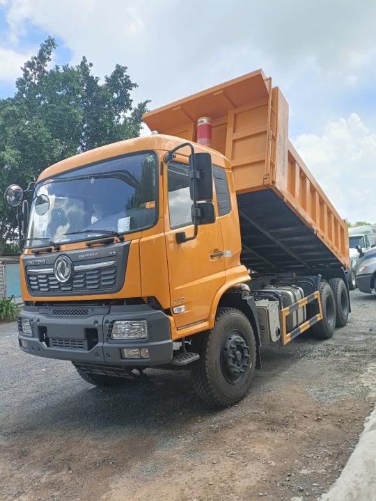 Xe Tải Dongfeng động cơ YUCHAI 