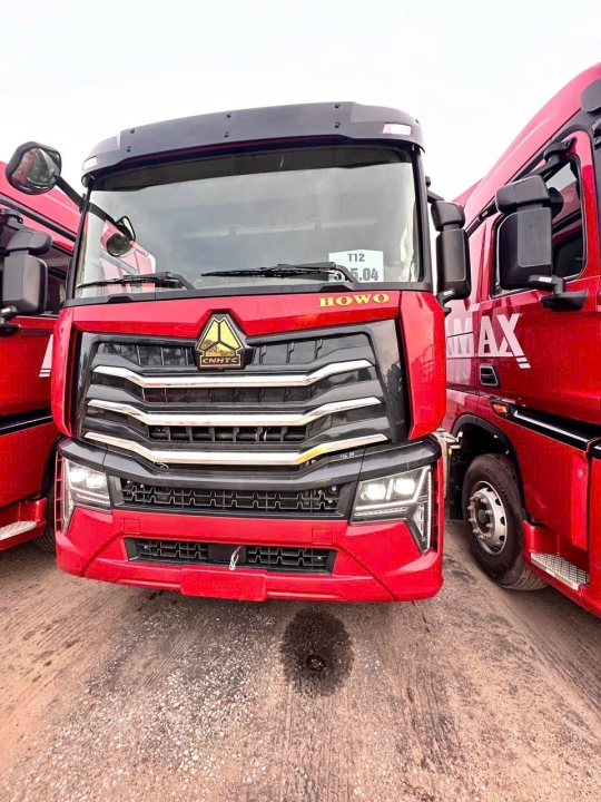 HOWO MAX 460HP SX 2024