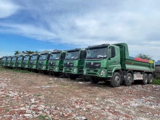 Xe Ben HOWO SINOTRAC Máy 380HP 