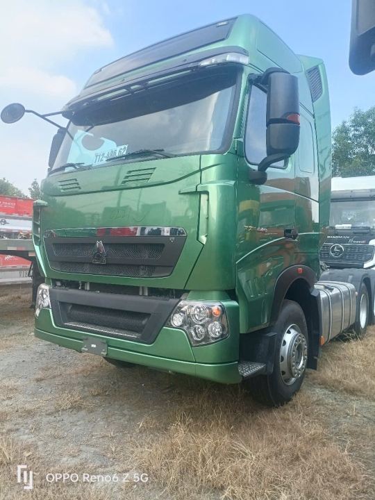 Xe Đầu Kéo HOWO T7H 440HP