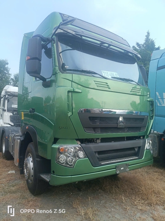 Xe Đầu Kéo HOWO T7H 440HP