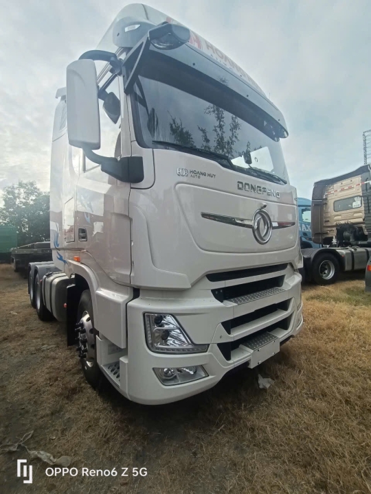 Xe Đầu Kéo Dongfeng Hoàng Huy Động Cơ VOLVO GX450