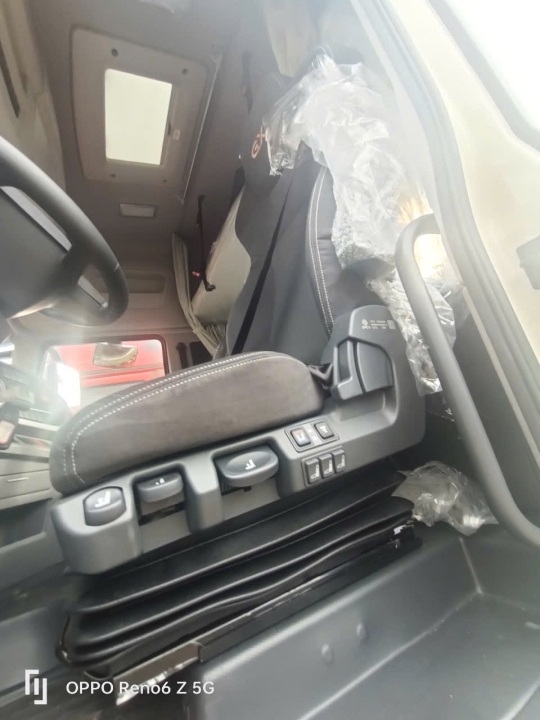Xe Đầu Kéo Dongfeng Hoàng Huy Động Cơ VOLVO GX450