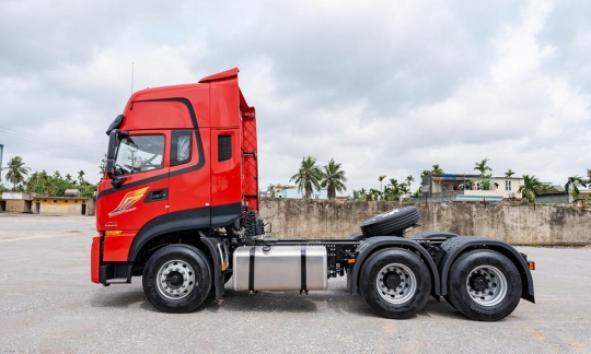 Xe Đầu Kéo D320 NEW - 420HP(6x4)