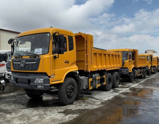 XE BEN DONGFENG HOÀNG HUY 3 CHÂN ĐỘNG CƠ YC 290