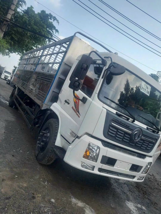 Xe tải Dongfeng hoàng huy B180 động cơ Cummins