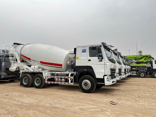 Xe Bồn Trộn Bê Tông HOWO 12 Khối